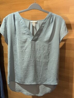 H&M Light Blue V-Neck Cap Sleeve Blouse